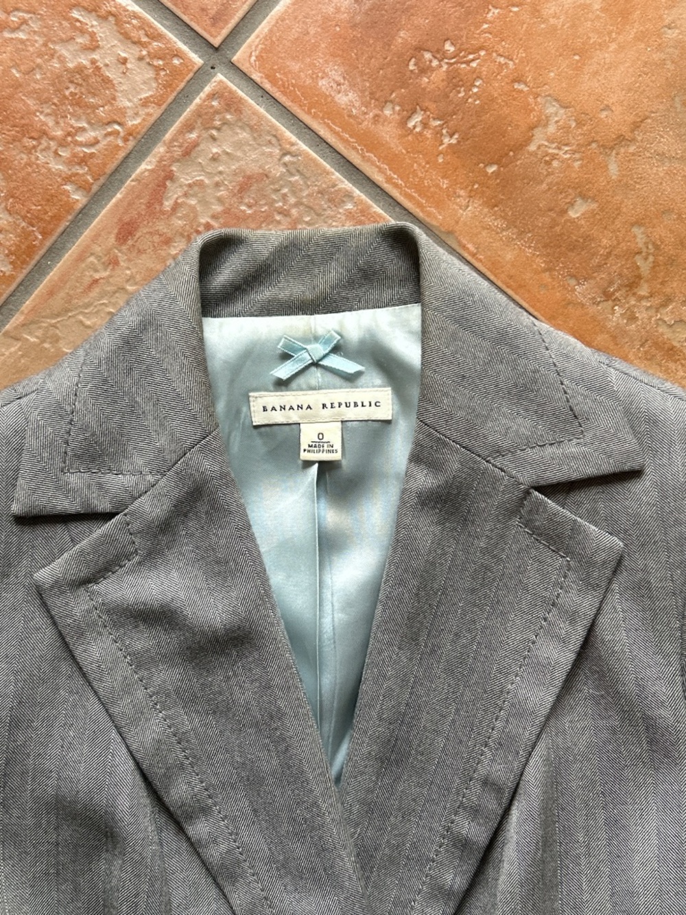 Grey 99% wool blazer with tie belt and peplum🩷 - Picture 2 of 7